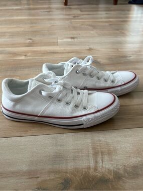 Women’s Converse All Star sneakers